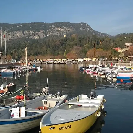 Apartman Con Giardino A Garda